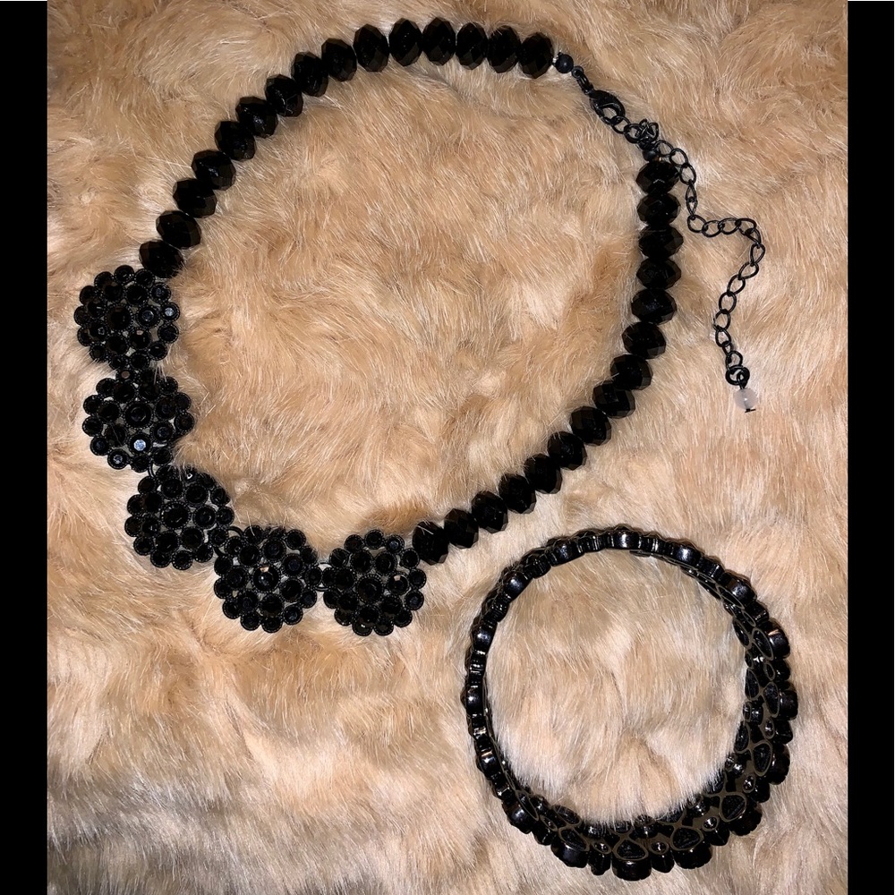MONET Necklace and Stretch Bracelet 🌻